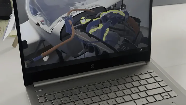 Secuencia técnica en 3D reproducida en pantalla